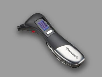 Digital tire gauge
