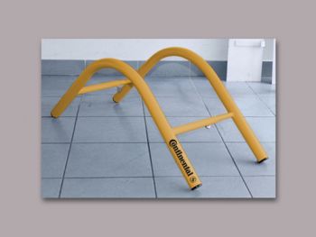 Tyre stand